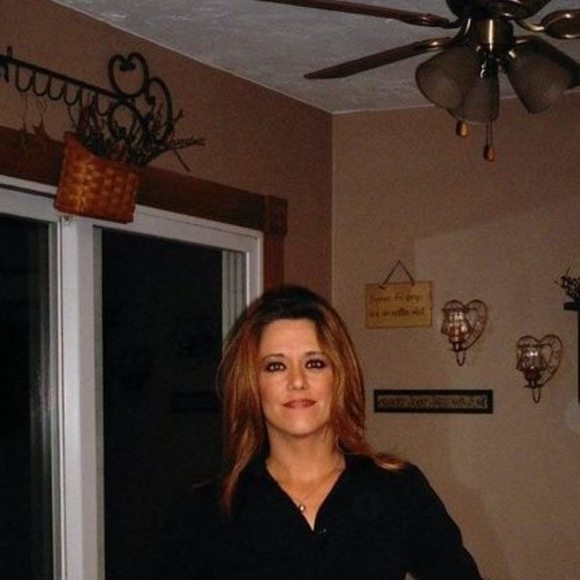 Meet your Posher, Paula - Picture 1 of 1